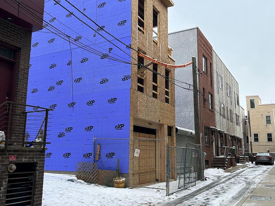 2nd image of 1731 Erdman St