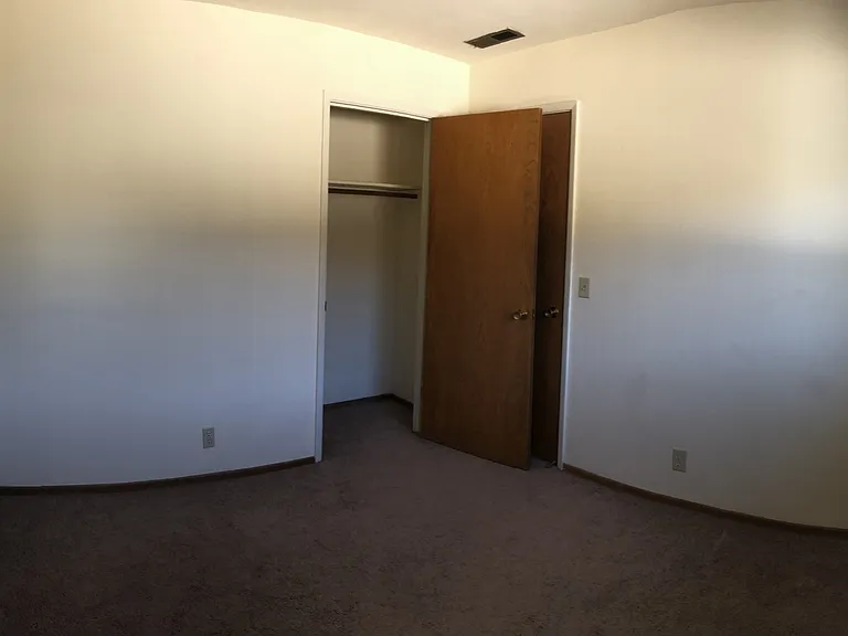 222 Laine St — Photo 30