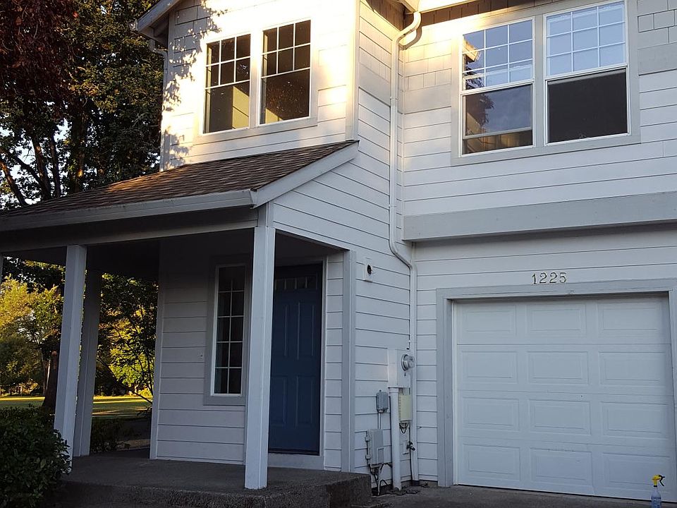 1st image of 1225 NE 69th Ct