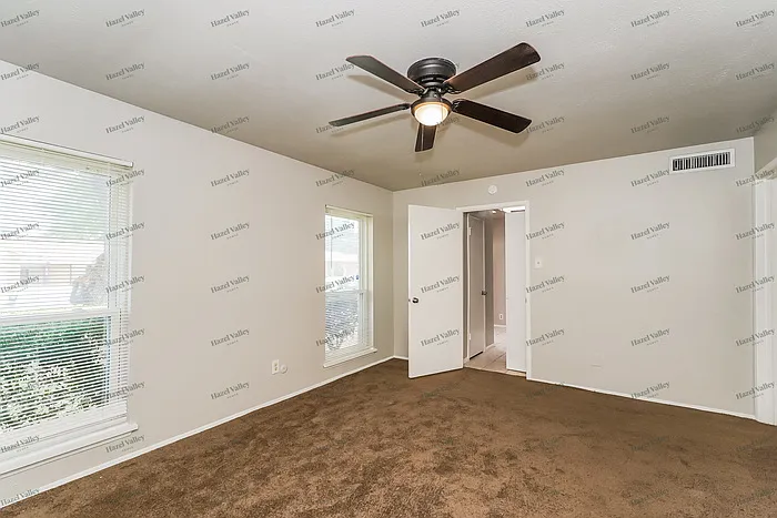 7604 Woodfield Rd — Photo 7