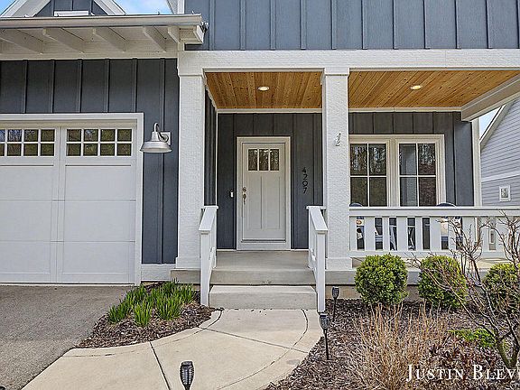 3rd image of 4297 Riverlands Ct NE