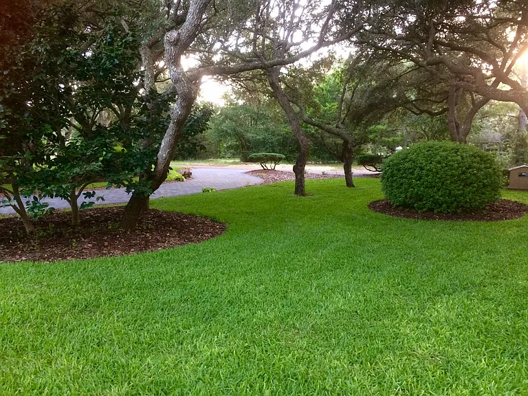 753 Beachview Dr NE — Photo 3