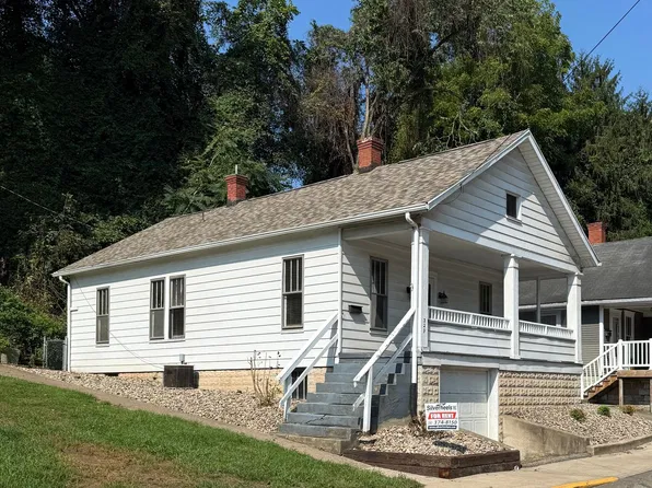 329 N 7th St, Marietta, OH 45750
