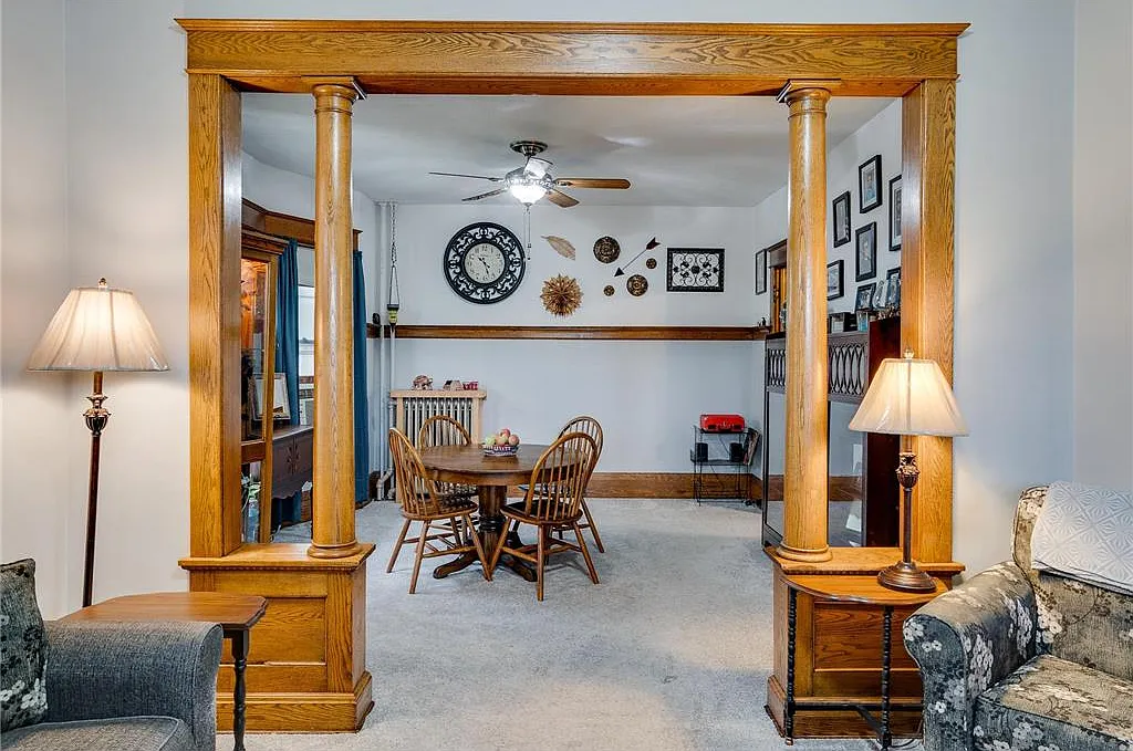 5 bed, 3201 sqft, $2,850 — Photo 2