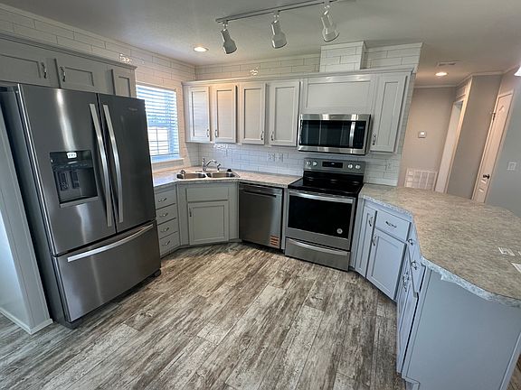 5th image of 7880 Carriage Way
