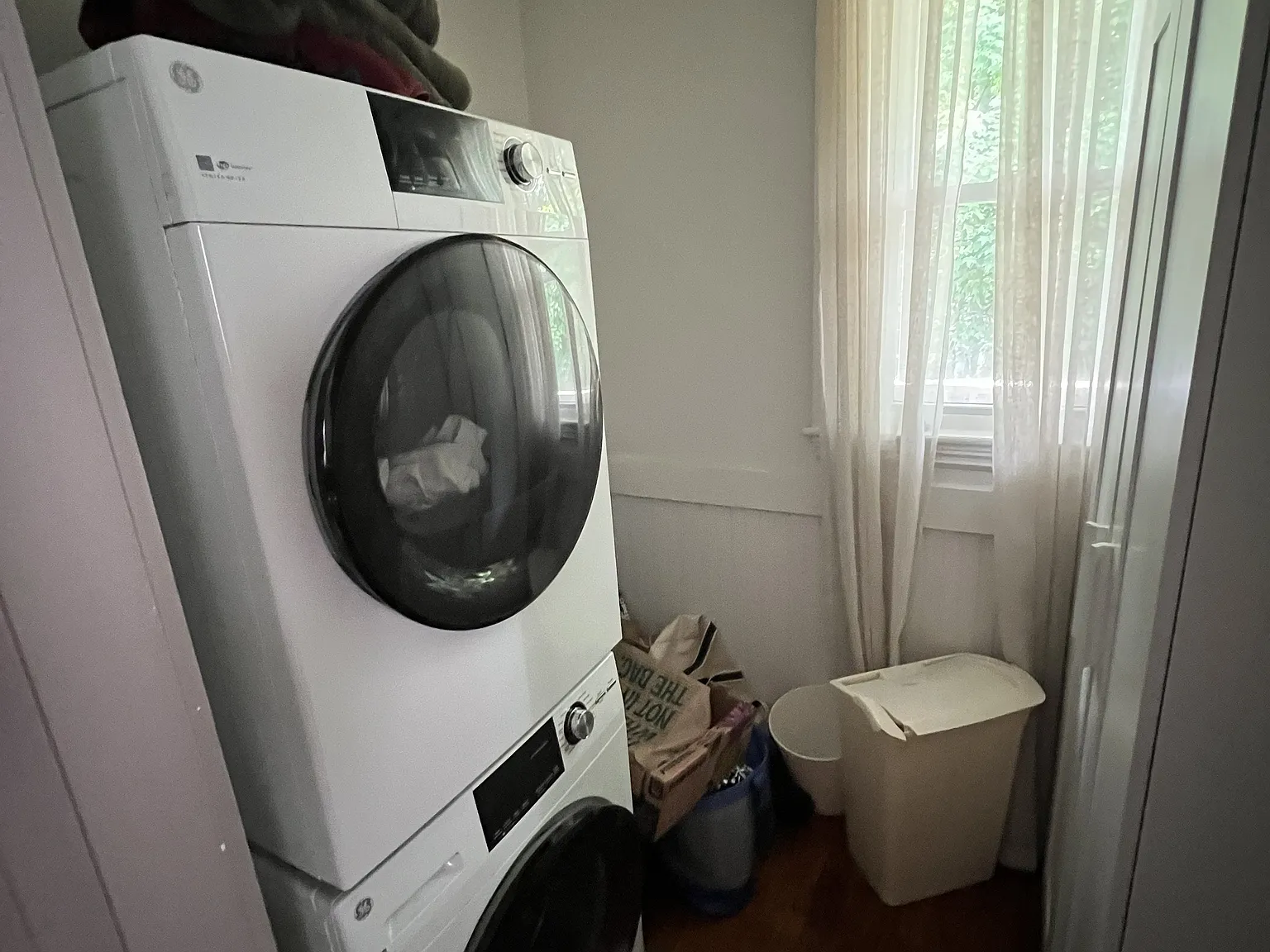 3 bed, 930 sqft, $3,000 — Photo 4