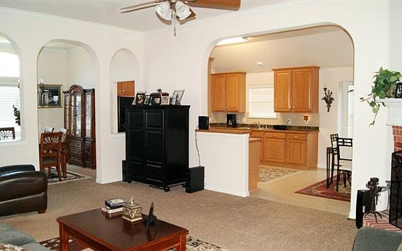 5th image of 431 Bell Dr