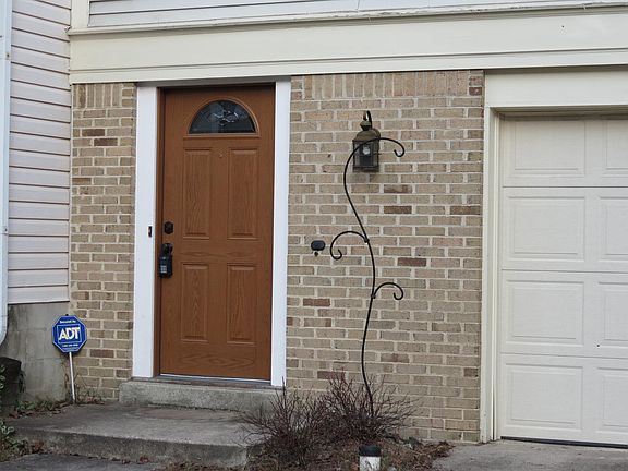 3rd image of 2208 Wimbledon Cir