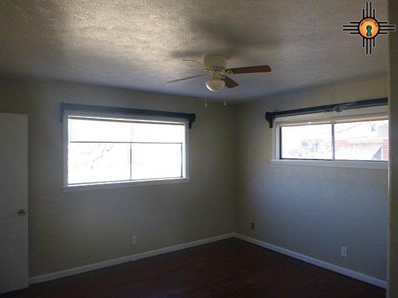5th image of 209 W Yucca Ave