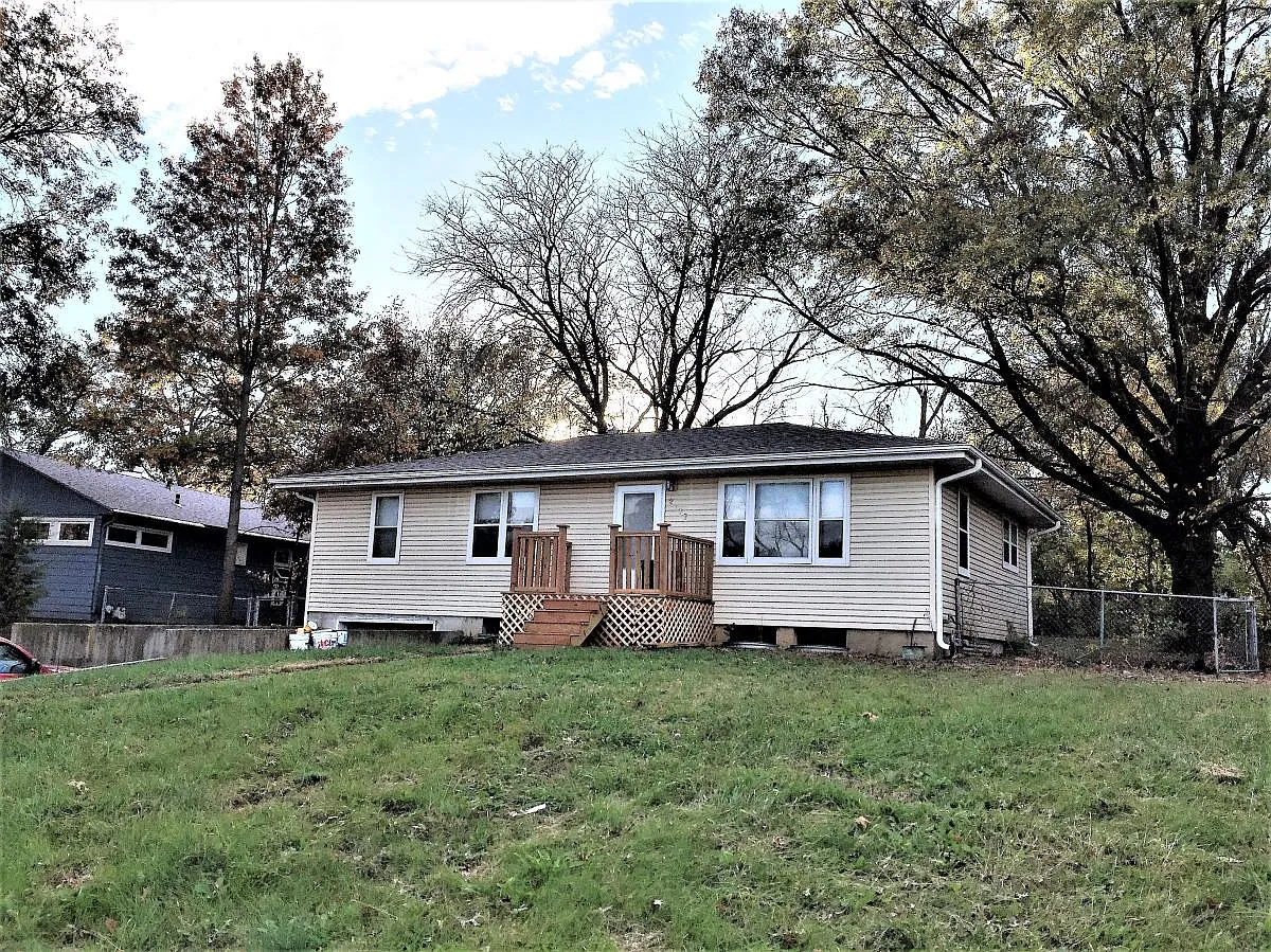 3 bed, 1092 sqft, $2,250 — Photo 1