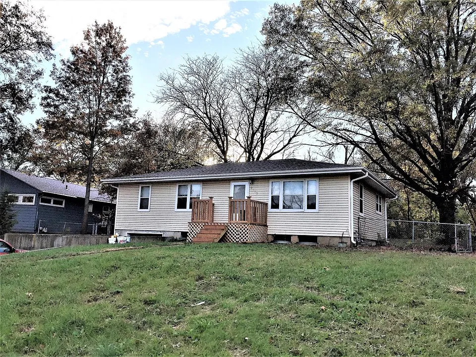 2137 Naismith Dr