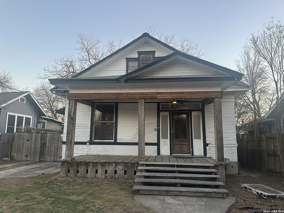 1st image of 318 Chicago Blvd