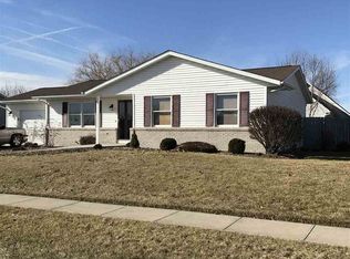 65 Elm Ridge Dr, North Liberty, IA 52317