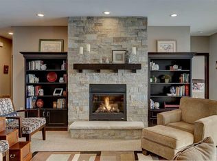 213 Westmorland Dr, Mount Horeb, WI 53572