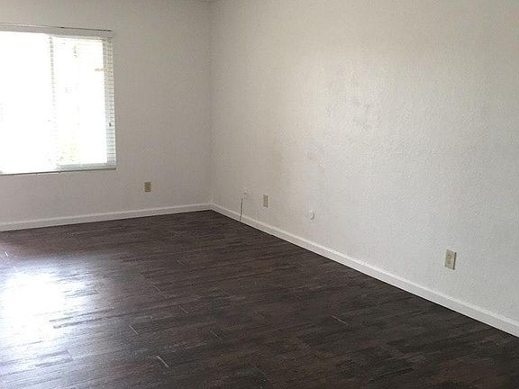 3rd image of 8840 Brentford Ave