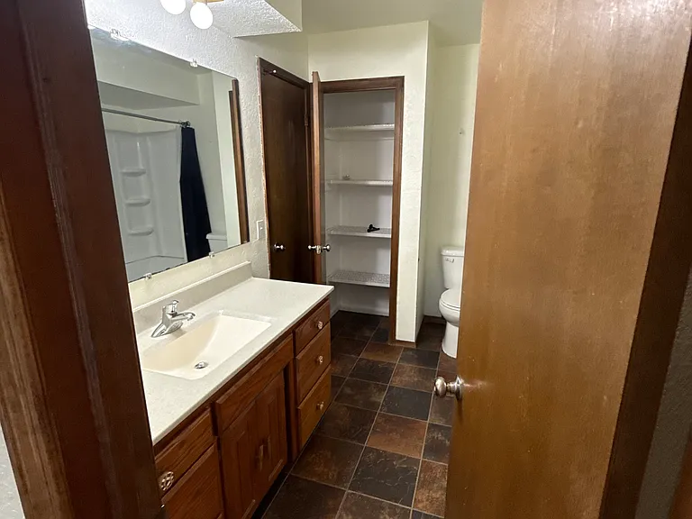 514 Lisa Ln — Photo 8
