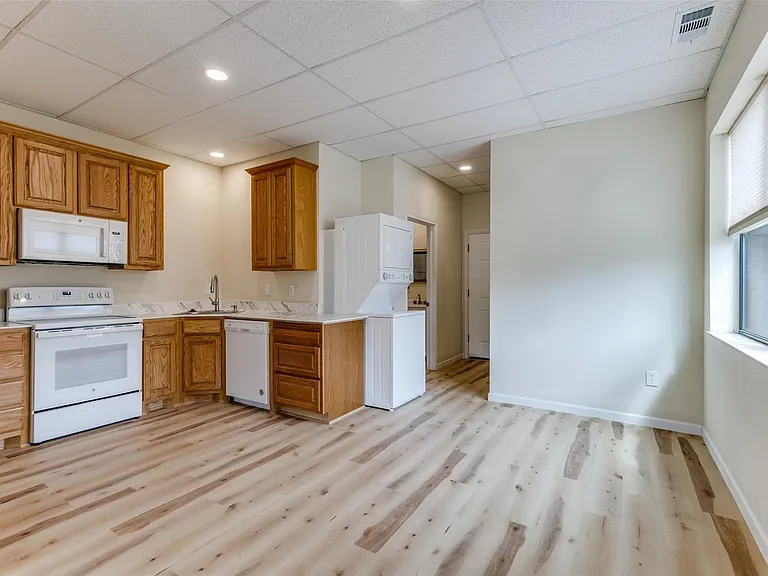 202 W Jefferson St #100 — Photo 5