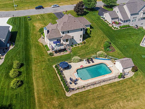 4th image of 151 Turnberry Dr