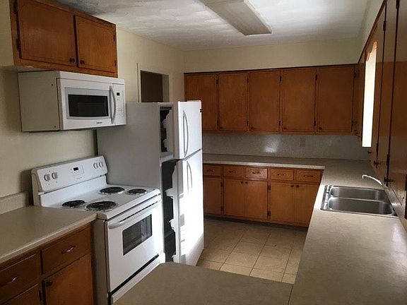 4th image of 1111 Skyline Dr