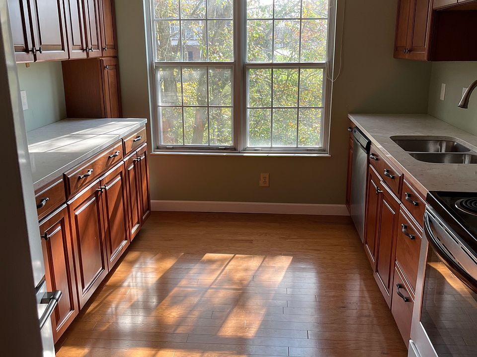 2nd image of 5234 Fox Ridge Dr