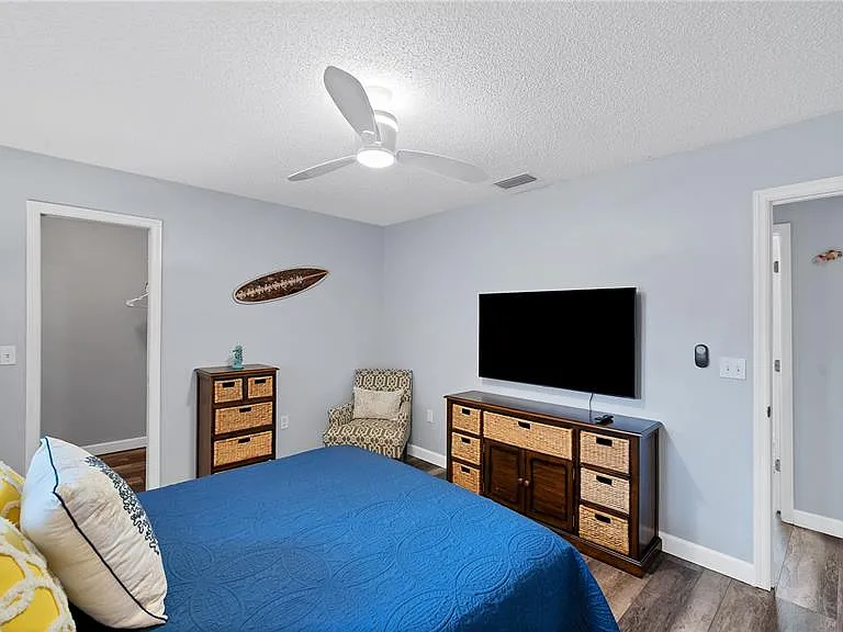 5219 Inverness Dr — Photo 13