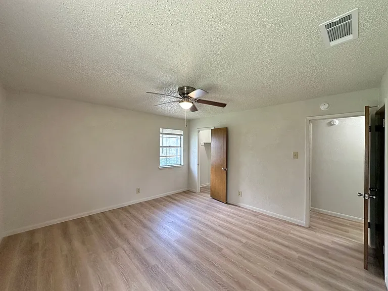 1300 Gowen Dr — Photo 18