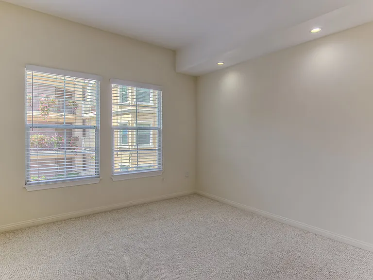 The Mission Apartments — Photo 6