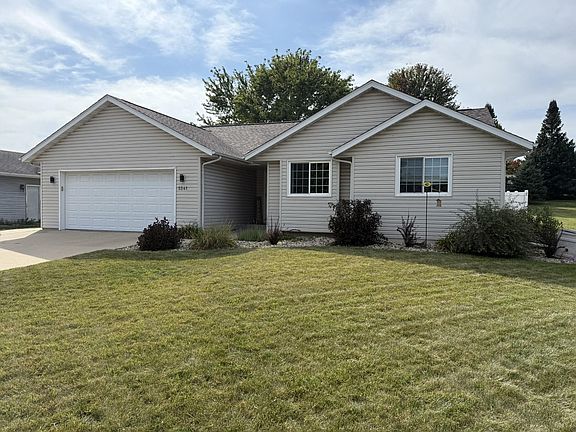 2nd image of 2341 Pine View Ln