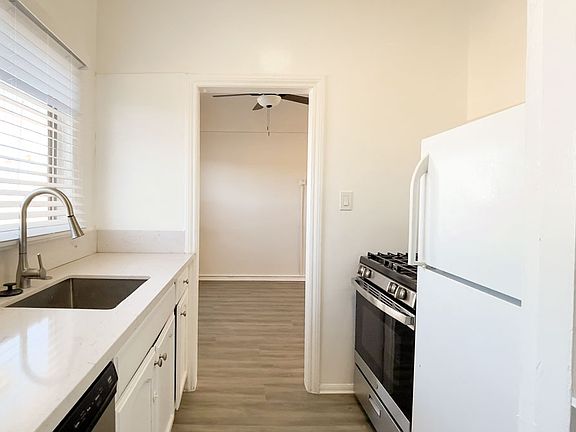 5th image of 209 N Berendo St #1/2