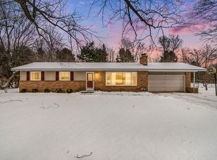 9180 Courtland Dr NE, Rockford, MI 49341
