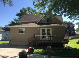 214 3rd St NW, Buffalo Center, IA 50424