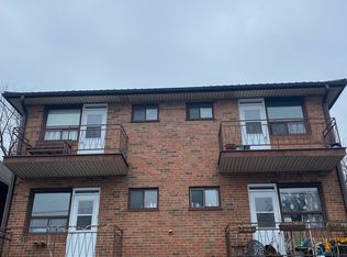 115 8th St #5-W06, Toronto, ON M8V 3C5