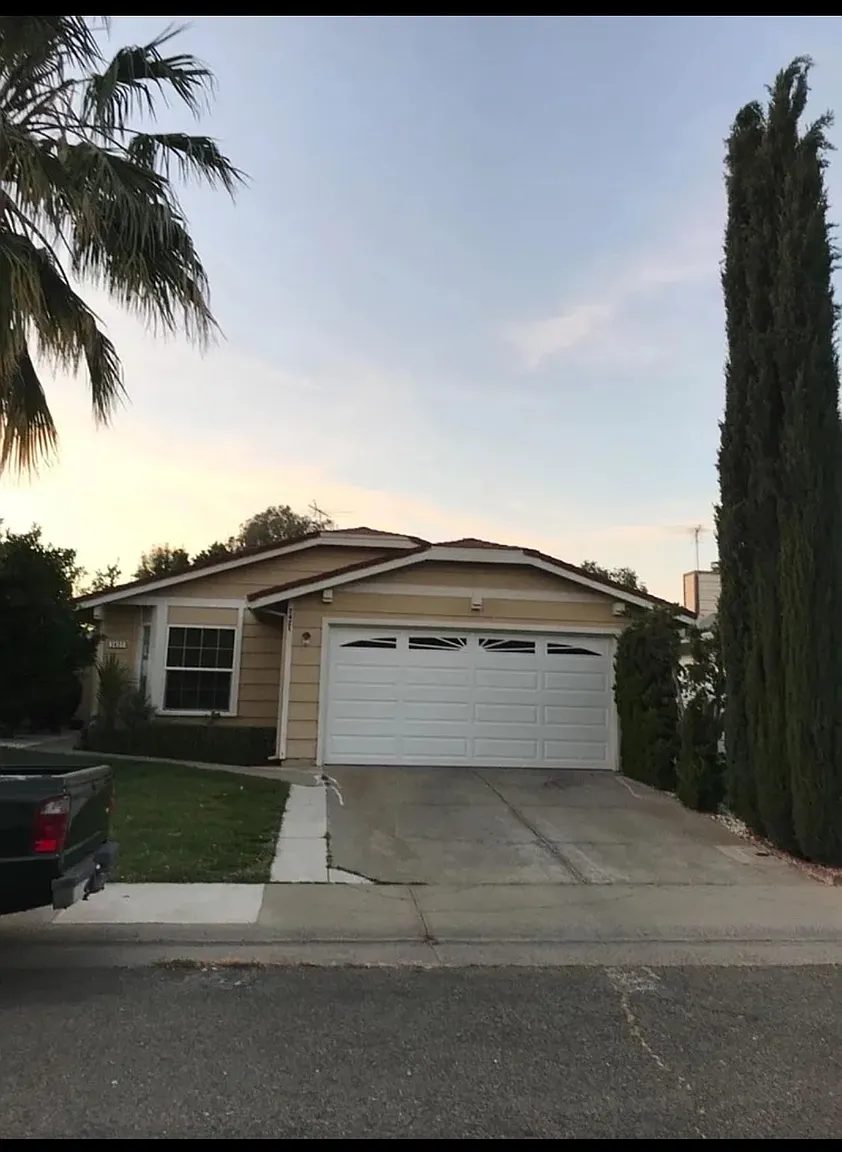 7421 Golf Club Ct photo 1