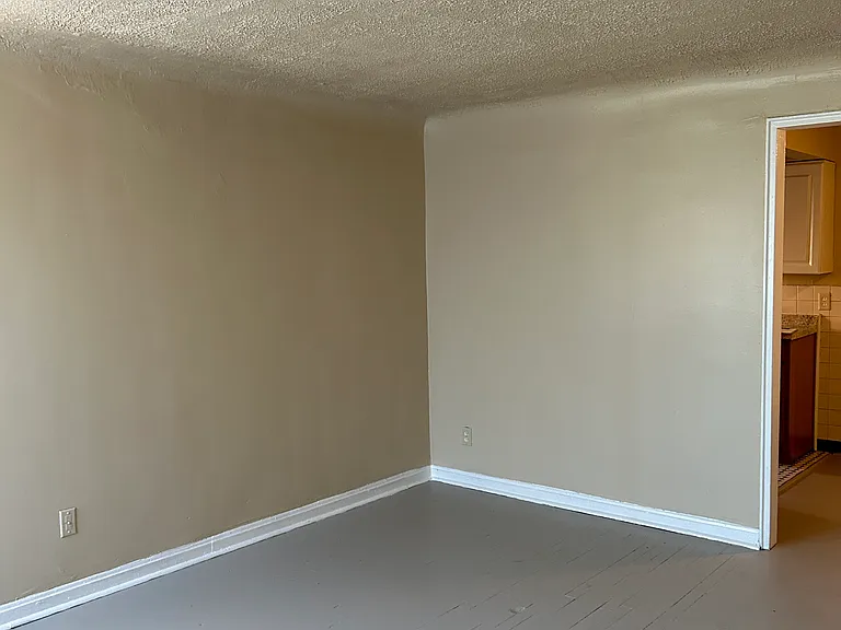 1869 Losantiville Ave #6 — Photo 8