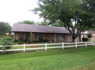 407 N 1st St, Little River Academy, TX 76554