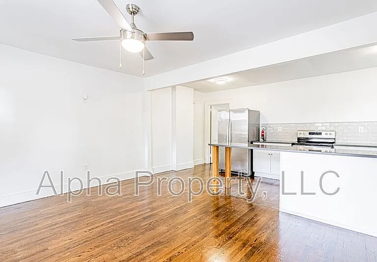 10 Crystal Ave #A — Photo 4