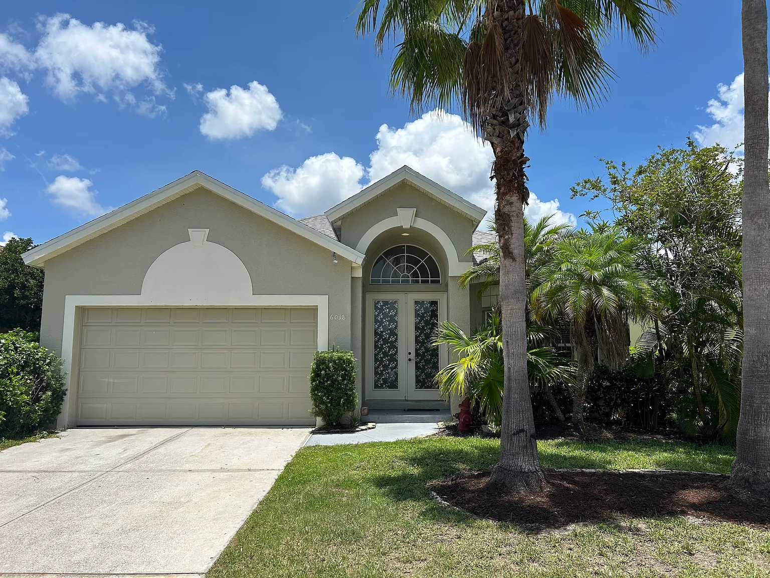 4 bed, 2417 sqft, $2,500 — Photo 1