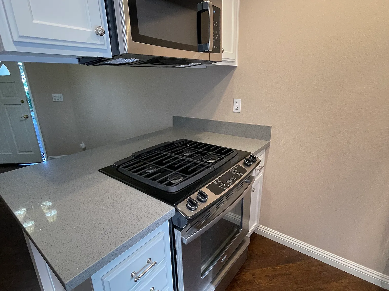 5738 Skyview Way — Photo 3