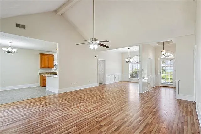4 bed, 2.0 bath, 2035 sqft, $2,250 — Photo 3