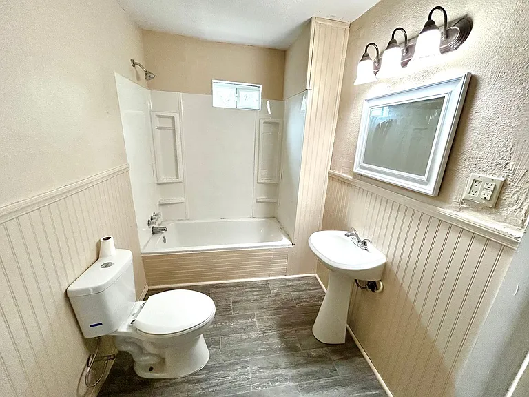729 Burmeister St — Photo 16