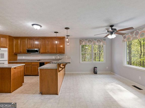 5th image of 2982 Rivercrest Dr