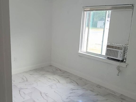 2nd image of 2110 Mara Ct APT 1