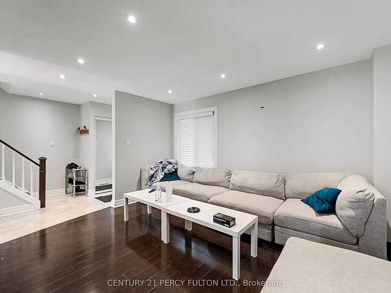 55 Chalmers Cres — Photo 6