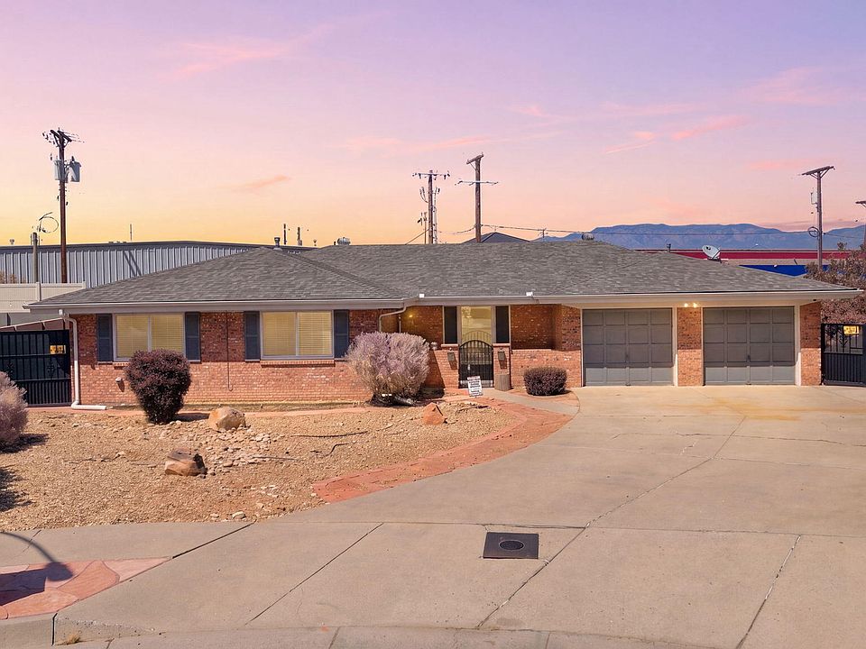 1st image of 1301 Ridgecrest Loop SE