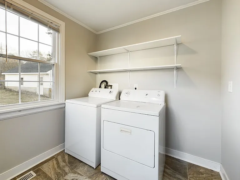 2513 Libbie Ave — Photo 13