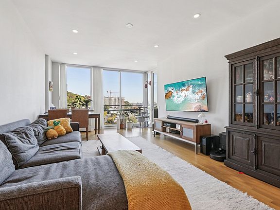 3rd image of 915 Hudson Park #915