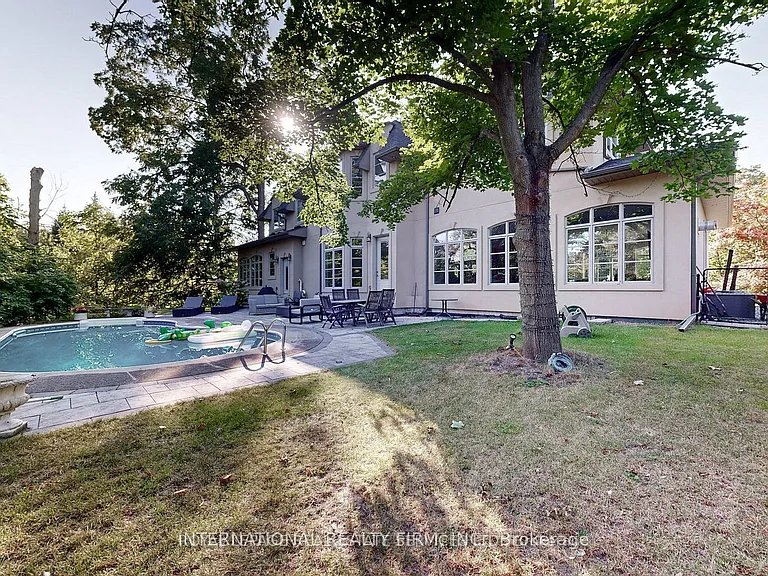 1286 Cambridge Dr — Photo 24