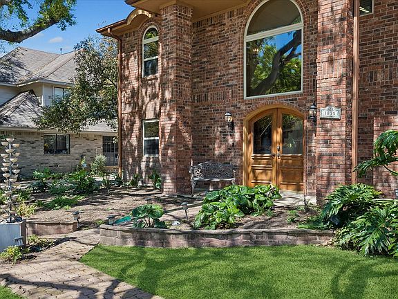 2nd image of 1835 Raintree Cir