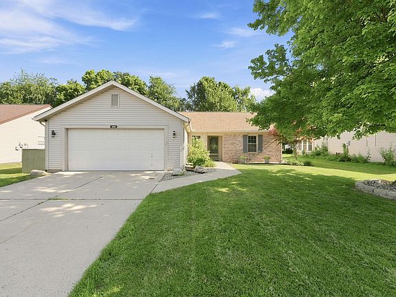 2nd image of 310 Stockbridge Ln
