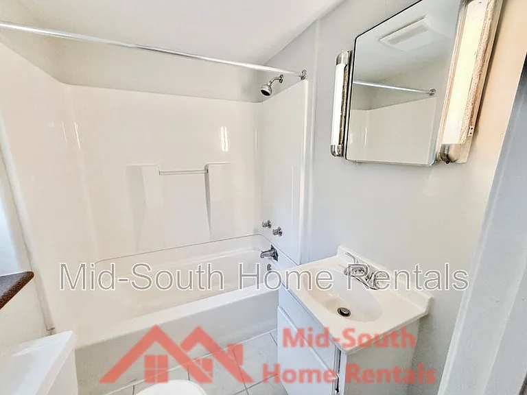 3569 Douglass Ave #2 — Photo 11
